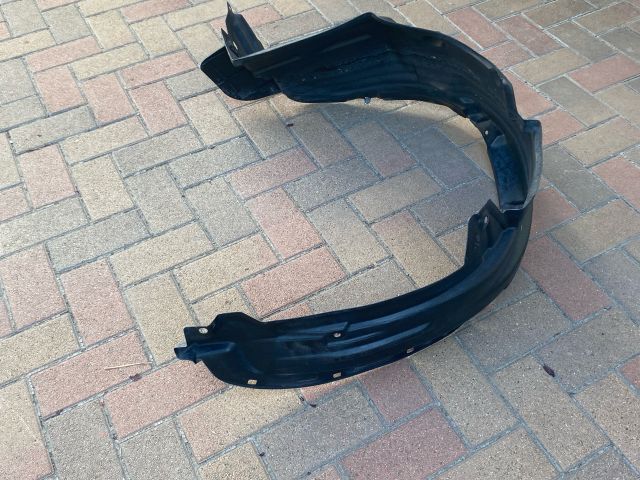 bontott TOYOTA RAV 4 Jobb első Dobbetét (Kerékjárati, Műanyag)