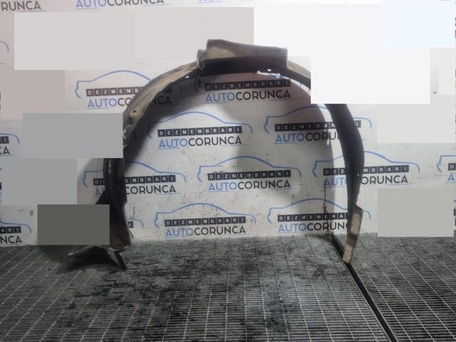 bontott TOYOTA RAV 4 Jobb első Dobbetét (Kerékjárati, Műanyag)