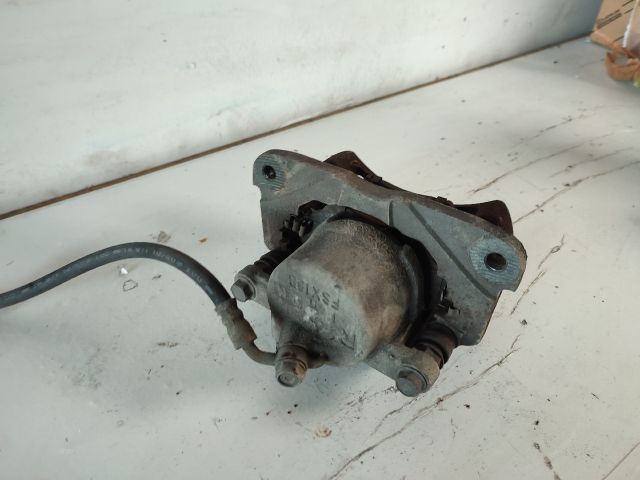 bontott TOYOTA RAV 4 Jobb első Féknyereg Munkahengerrel