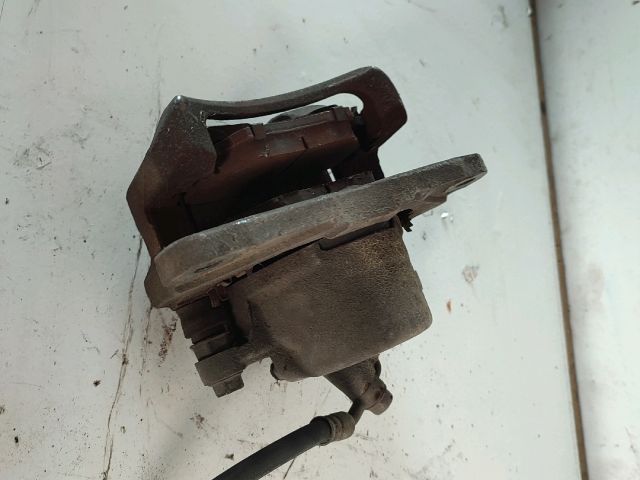 bontott TOYOTA RAV 4 Jobb első Féknyereg Munkahengerrel