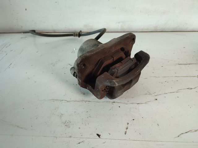 bontott TOYOTA RAV 4 Jobb első Féknyereg Munkahengerrel