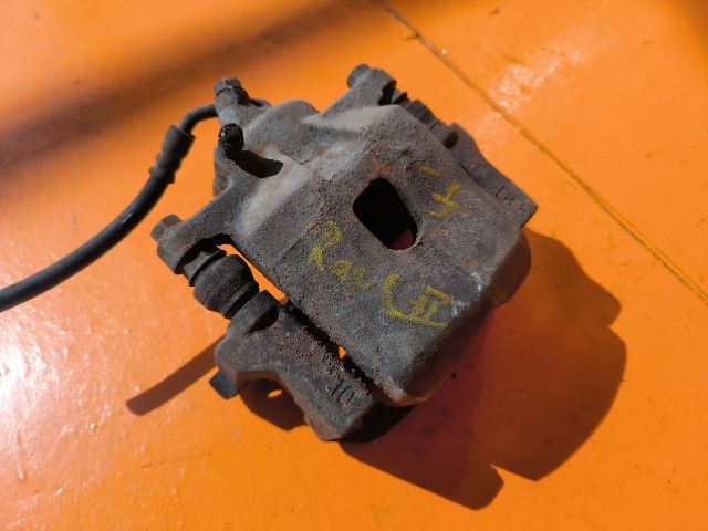 bontott TOYOTA RAV 4 Jobb első Féknyereg Munkahengerrel