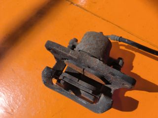 bontott TOYOTA RAV 4 Jobb első Féknyereg Munkahengerrel