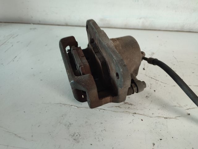 bontott TOYOTA RAV 4 Jobb első Féknyereg Munkahengerrel