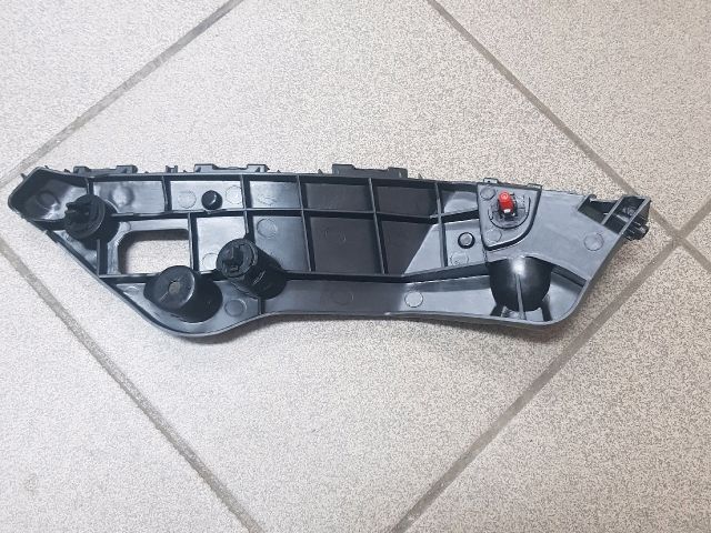 bontott TOYOTA RAV 4 Jobb első Lökhárító Tartó (Műanyag)