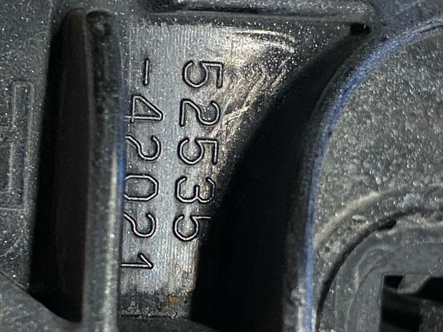 bontott TOYOTA RAV 4 Jobb első Lökhárító Tartó (Műanyag)