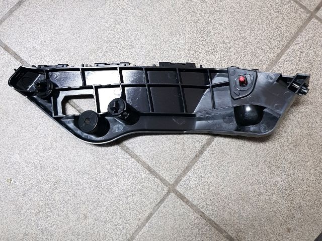 bontott TOYOTA RAV 4 Jobb első Lökhárító Tartó (Műanyag)