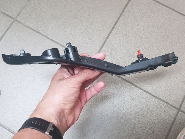 bontott TOYOTA RAV 4 Jobb első Lökhárító Tartó (Műanyag)