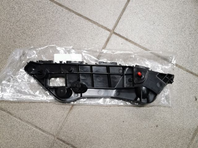 bontott TOYOTA RAV 4 Jobb első Lökhárító Tartó (Műanyag)