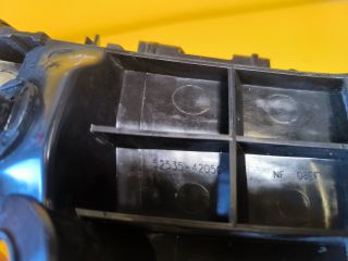 bontott TOYOTA RAV 4 Jobb első Oldal Lökhárító Tartó (Műanyag)