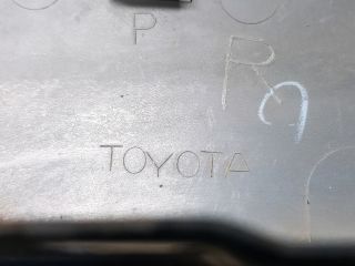 bontott TOYOTA RAV 4 Jobb első Sárvédő Szélesítő