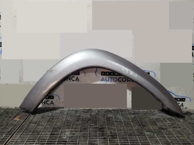 bontott TOYOTA RAV 4 Jobb első Sárvédő Szélesítő