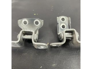 bontott TOYOTA RAV 4 Jobb első Zsanér