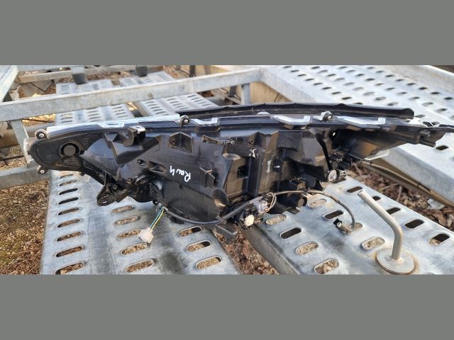 bontott TOYOTA RAV 4 Jobb Fényszóró