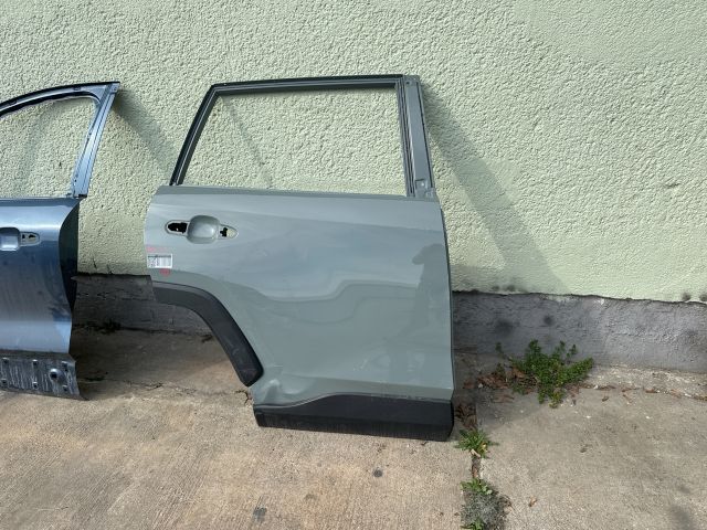 bontott TOYOTA RAV 4 Jobb hátsó Ajtó (Részeivel)