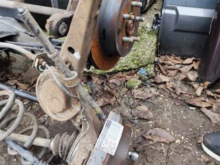 bontott TOYOTA RAV 4 Jobb hátsó Csonkállvány Kerékaggyal