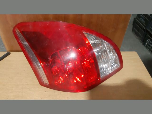 bontott TOYOTA RAV 4 Jobb Hátsó Lámpa