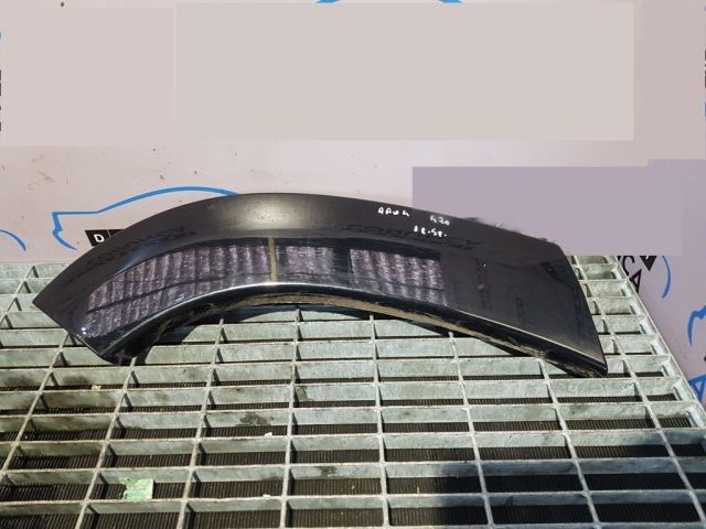 bontott TOYOTA RAV 4 Jobb hátsó Sárvédő Díszléc