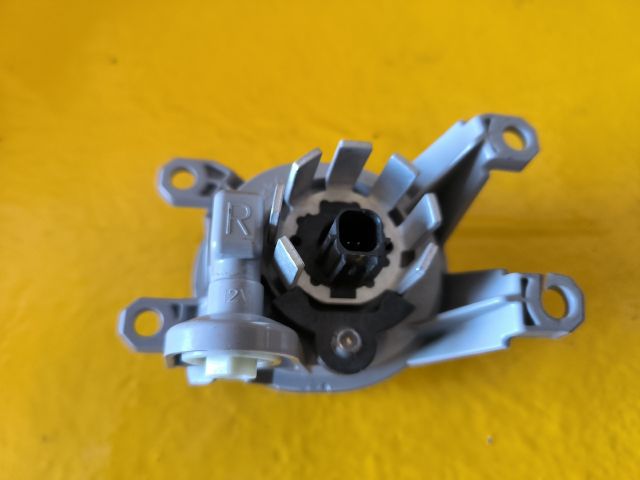 bontott TOYOTA RAV 4 Jobb Ködfényszóró