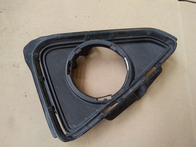 bontott TOYOTA RAV 4 Jobb Ködlámpa Rács