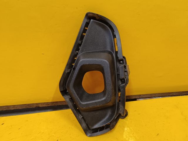 bontott TOYOTA RAV 4 Jobb Ködlámpa Rács