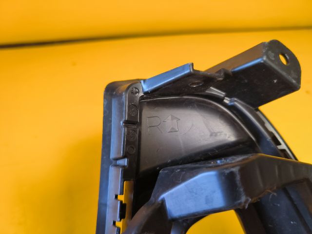 bontott TOYOTA RAV 4 Jobb Ködlámpa Rács