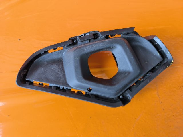 bontott TOYOTA RAV 4 Jobb Ködlámpa Rács