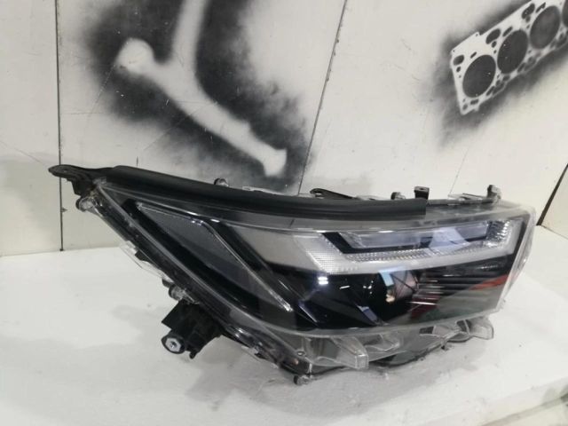 bontott TOYOTA RAV 4 Jobb Ledes Fényszóró