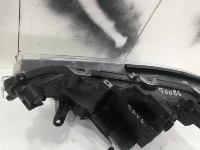 bontott TOYOTA RAV 4 Jobb Ledes Fényszóró