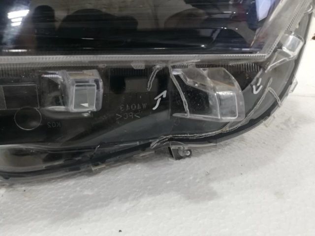 bontott TOYOTA RAV 4 Jobb Ledes Fényszóró