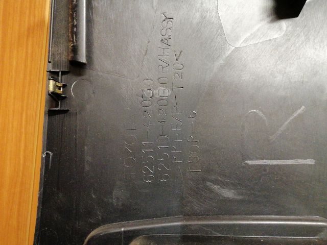 bontott TOYOTA RAV 4 Jobb Oldalkárpit (2-3 ajtóshoz hátra)