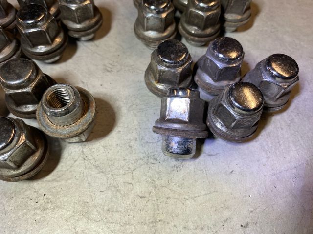 bontott TOYOTA RAV 4 Kerék Csavar Szett