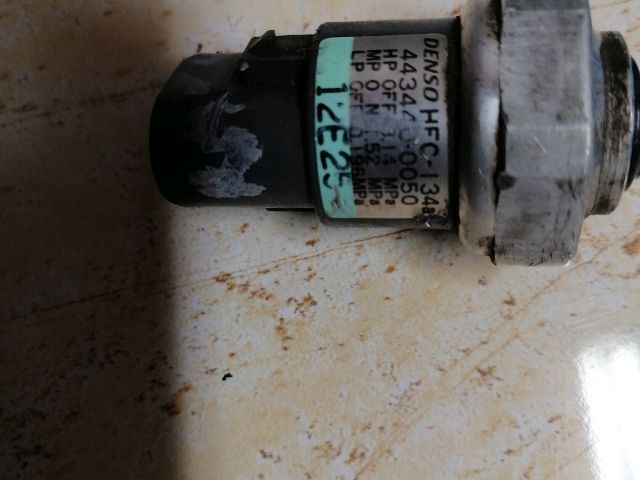 bontott TOYOTA RAV 4 Klíma Nyomásérzékelő Kapcsoló