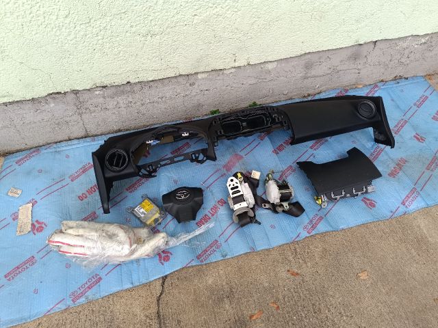 bontott TOYOTA RAV 4 Komplett Légzsák Szett