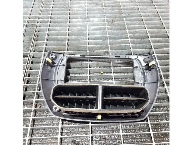 bontott TOYOTA RAV 4 Középső Szellőző