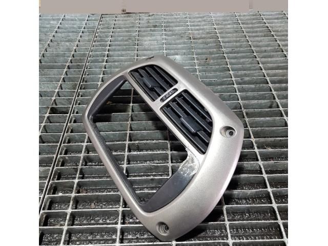 bontott TOYOTA RAV 4 Középső Szellőző