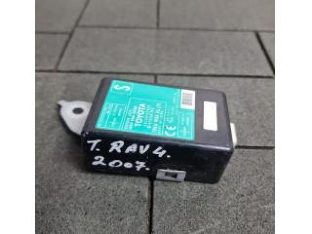 bontott TOYOTA RAV 4 Kulcs Nélküli Nyitás Jeladó