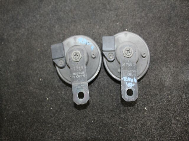 bontott TOYOTA RAV 4 Kürt