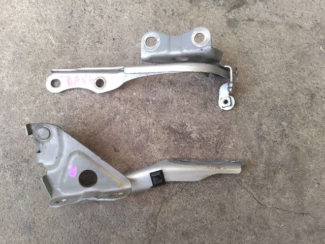 bontott TOYOTA RAV 4 Motorháztető Zsanér Pár