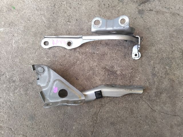 bontott TOYOTA RAV 4 Motorháztető Zsanér Pár