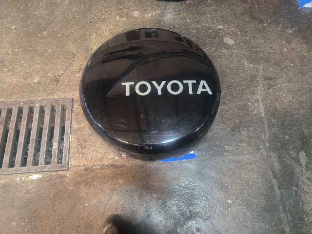 bontott TOYOTA RAV 4 Pótkerék Takaró