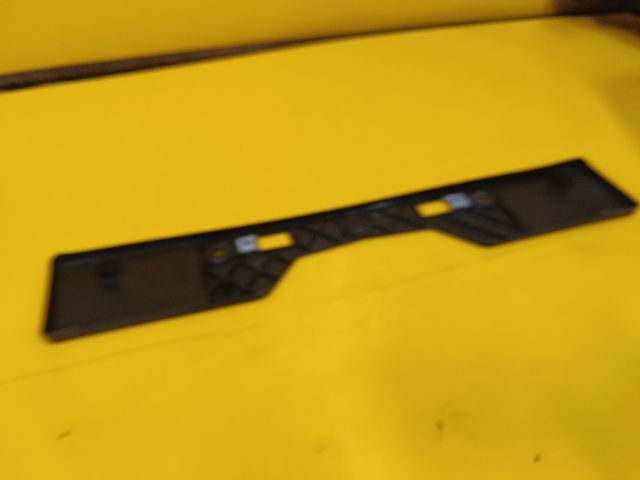 bontott TOYOTA RAV 4 Rendszámtábla Tartó