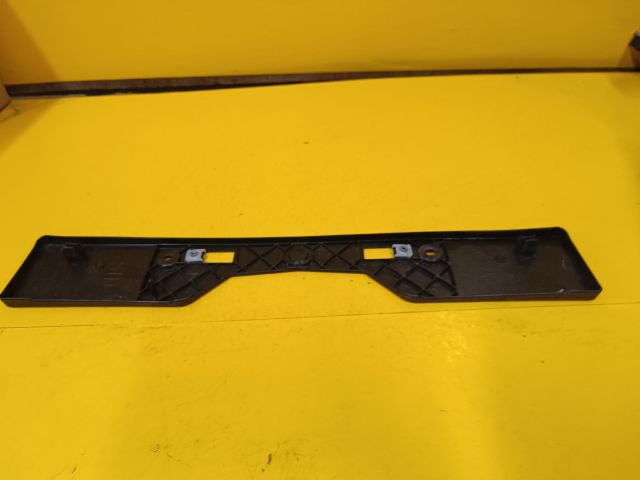 bontott TOYOTA RAV 4 Rendszámtábla Tartó