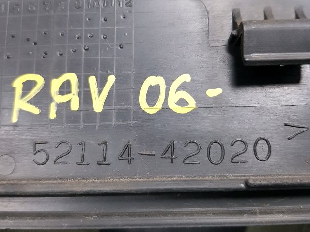 bontott TOYOTA RAV 4 Rendszámtábla Tartó