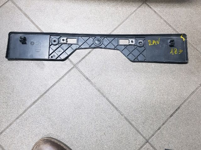 bontott TOYOTA RAV 4 Rendszámtábla Tartó