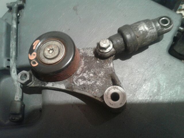 bontott TOYOTA RAV 4 Szíjfeszítő Görgő