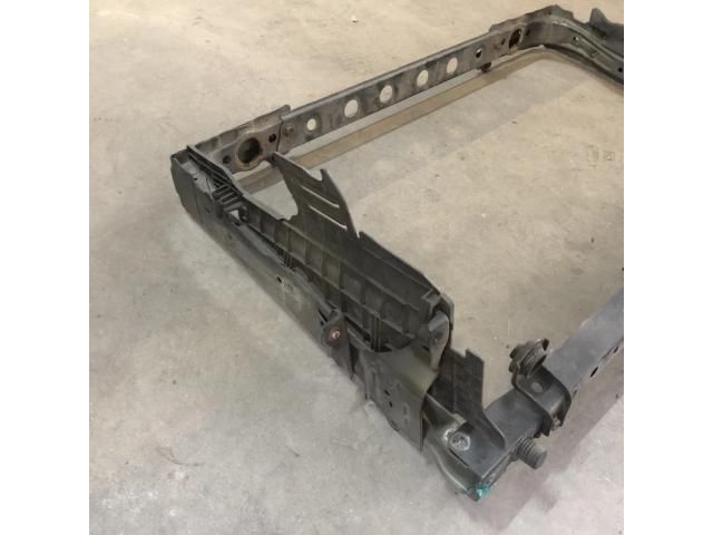 bontott TOYOTA RAV 4 Vízhűtő Radiátor Tartó