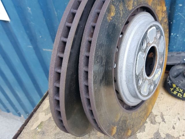 bontott TOYOTA SIENNA Első Pár Féktárcsa