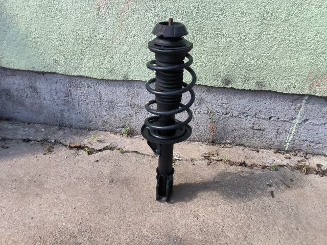 bontott TOYOTA URBAN CRUISER Bal első Gólyaláb (Lengécsillapító, Rugó)