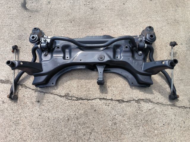 bontott TOYOTA URBAN CRUISER Első Bölcső